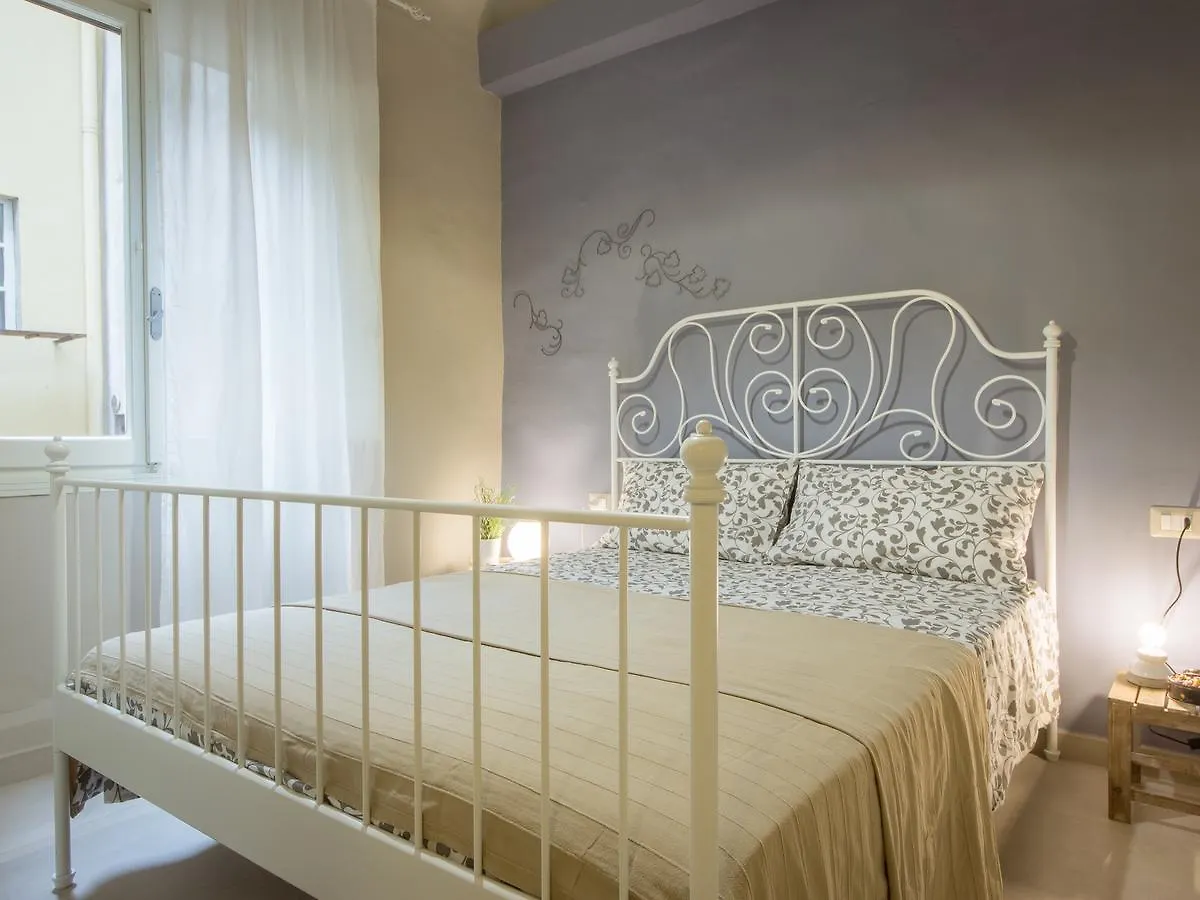 Apartments Florence - San Lorenzo Chic 0*,  Italien
